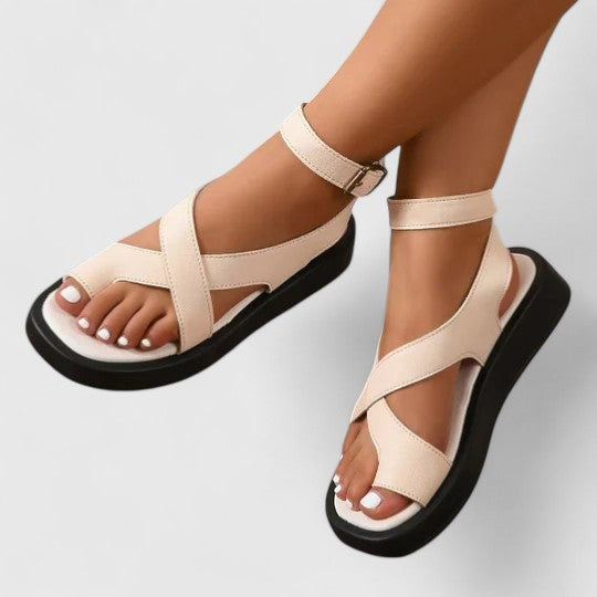 Neve – Plateausandalen