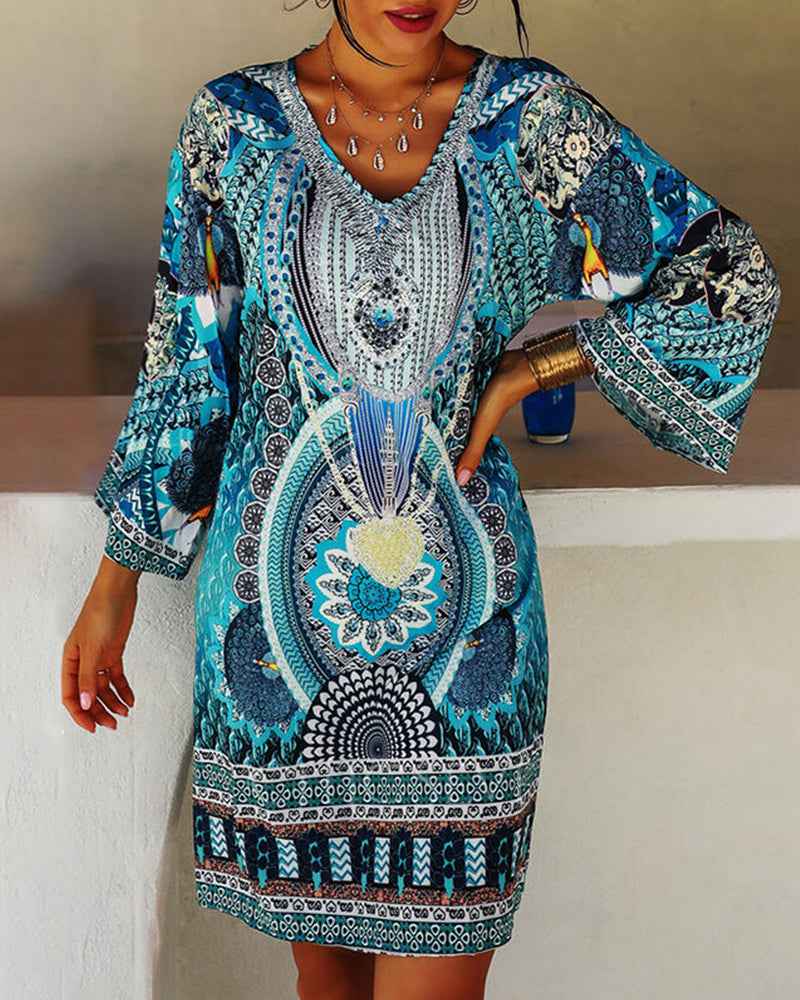 Emelia - Lebhaftes böhmisches bedrucktes Kleid