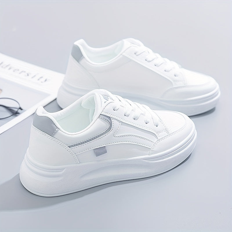 Schicke weiße Sneaker mit leichtem Tragekomfort