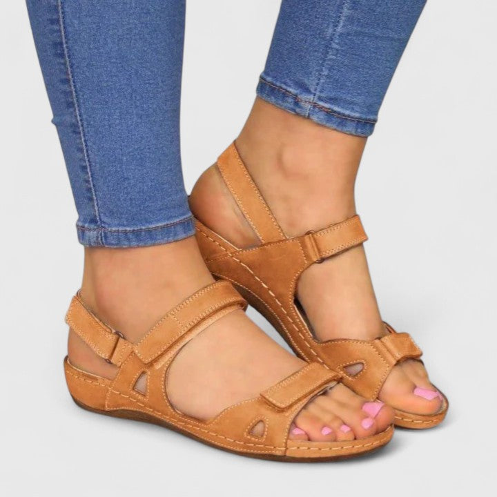 Avrie – Bequeme flache Sandalen