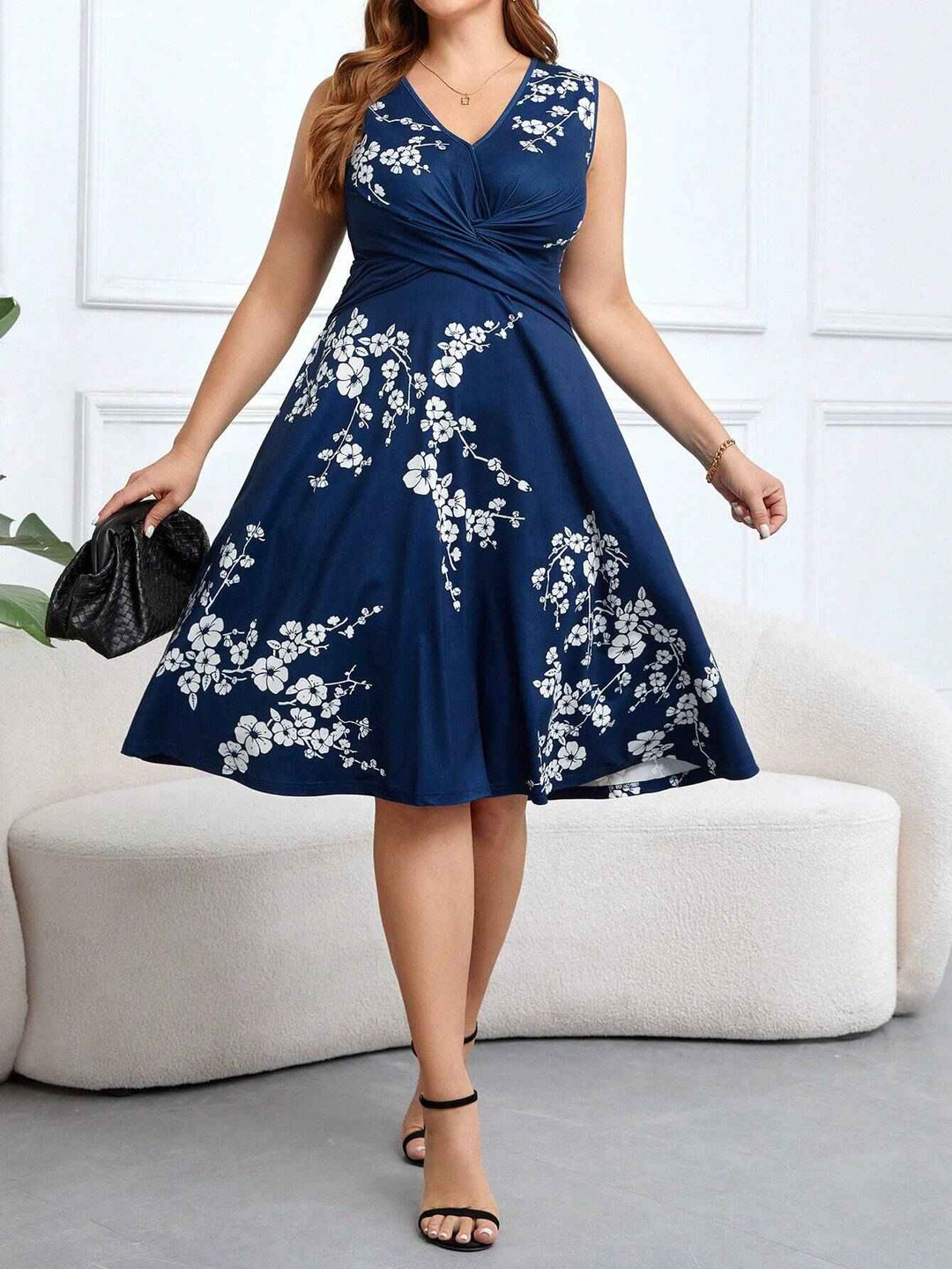 Danica – Blumen-Kleid im Wickelstil