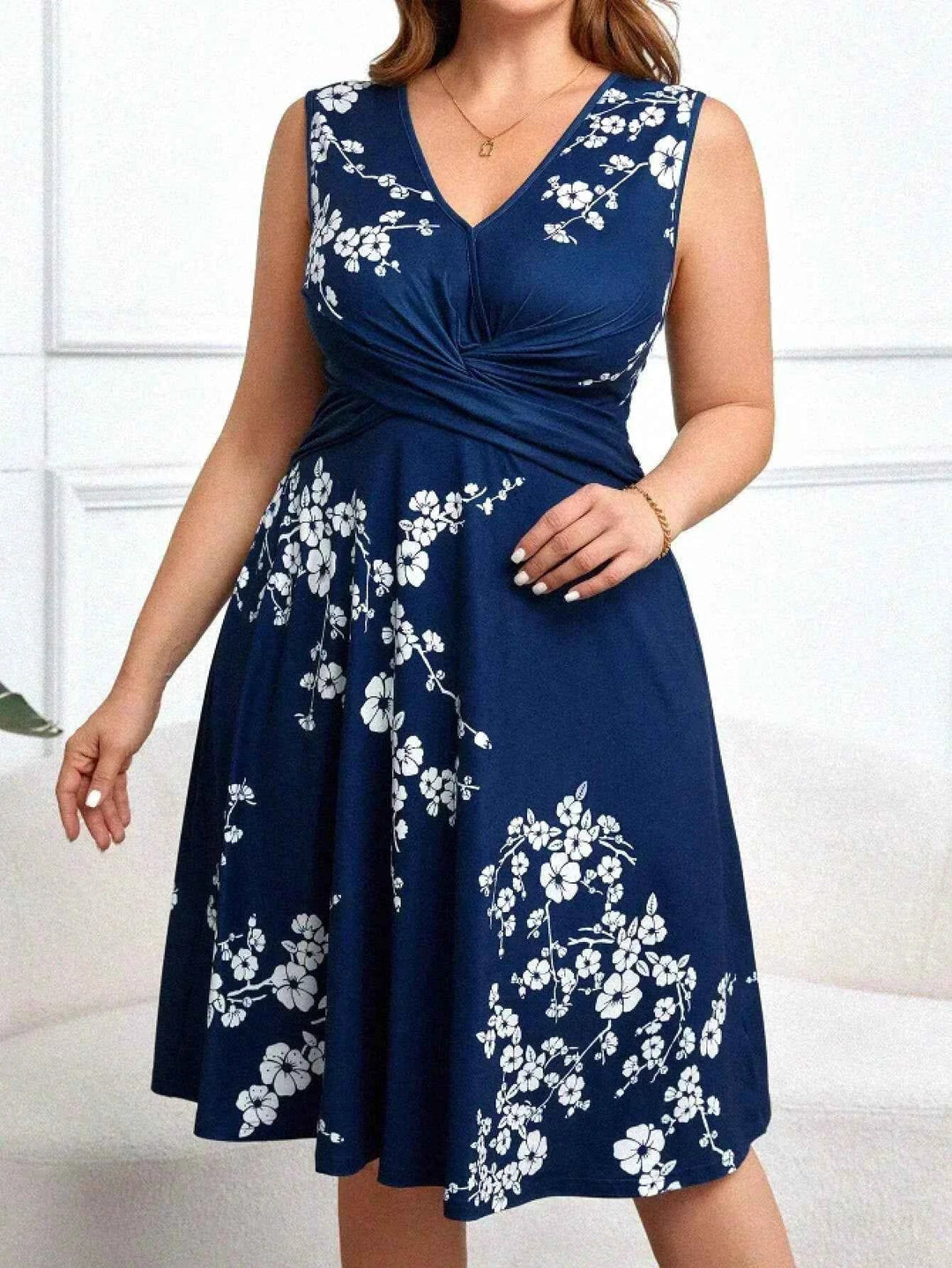 Danica – Blumen-Kleid im Wickelstil