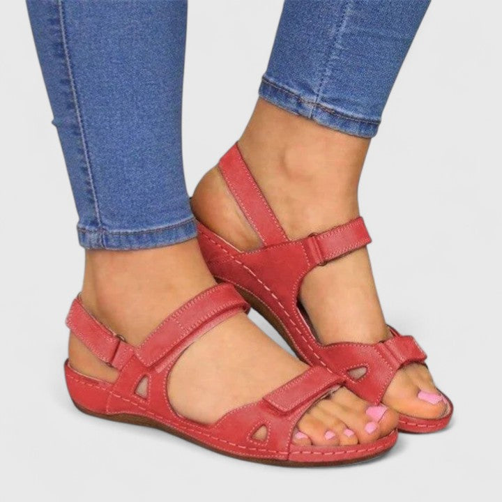 Avrie – Bequeme flache Sandalen