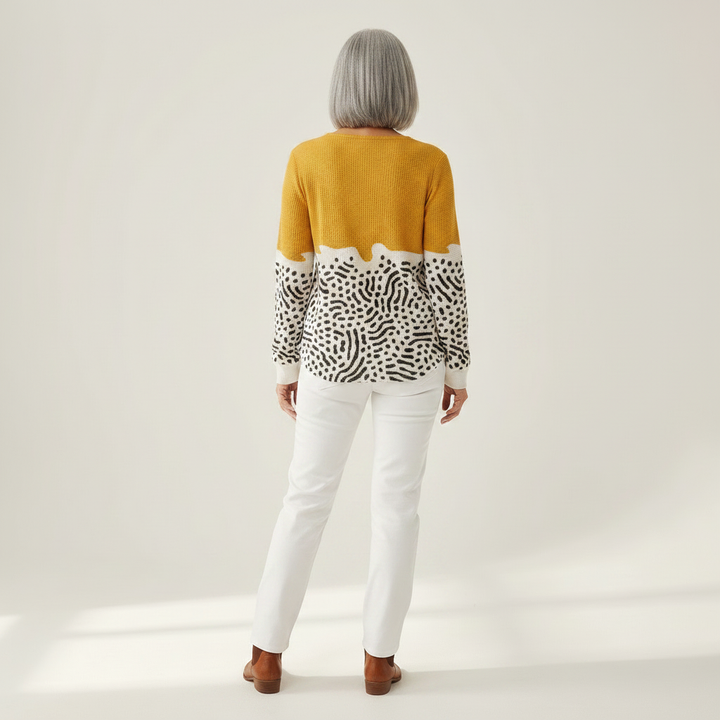Livie – Senfgelber Pulli mit Pünktchen