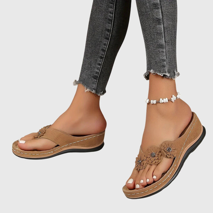 Asha – Elegante orthopädische Pantoletten
