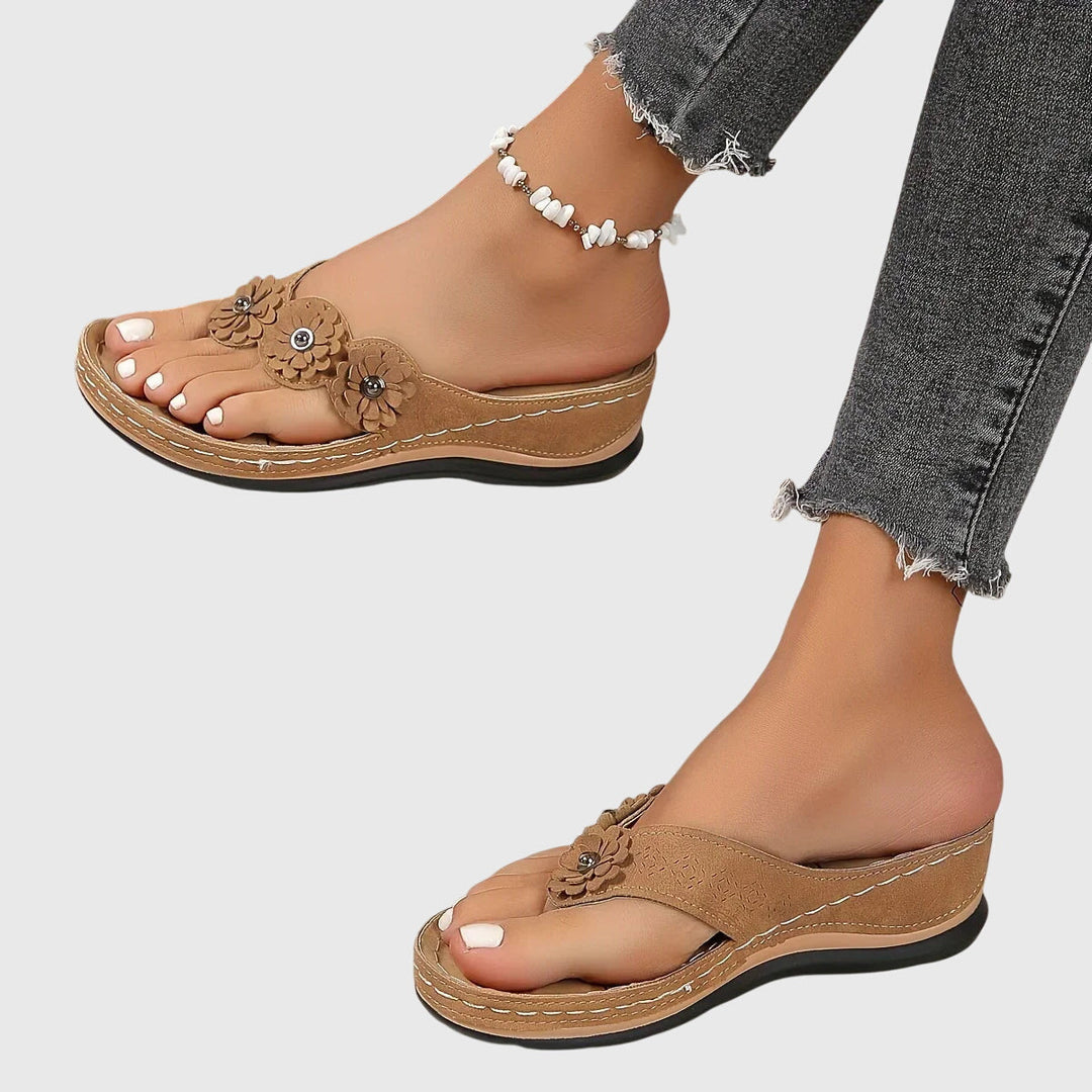 Asha – Elegante orthopädische Pantoletten