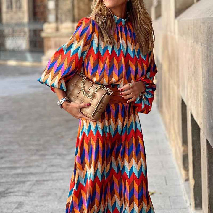 Cassandra – Farbenfrohes geometrisches Kleid