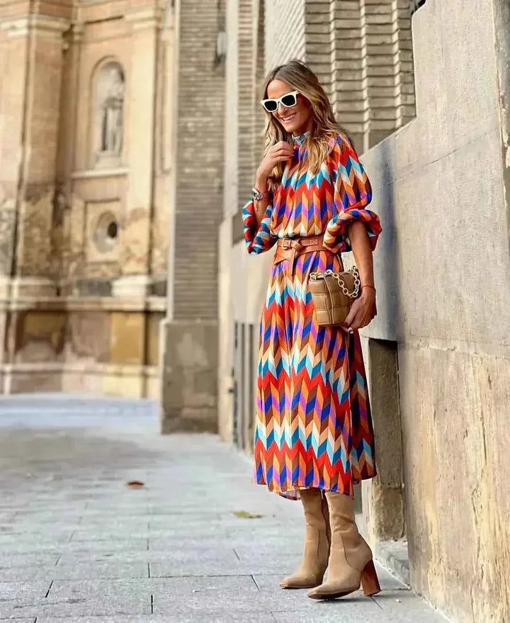 Cassandra – Farbenfrohes geometrisches Kleid