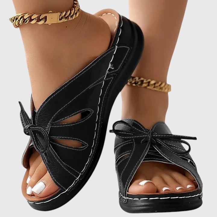 Darcy – Schicke Schlupfsandalen mit Schleife