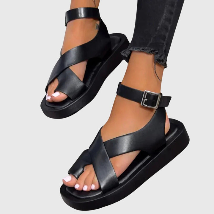 Bria – Dicke Plateausandalen