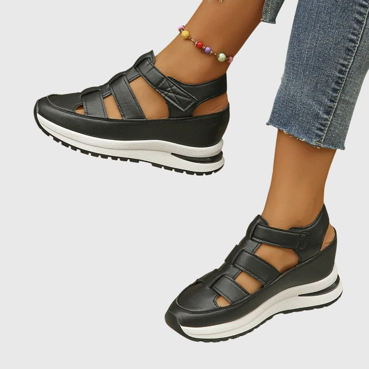 Finnie – Vielseitige orthopädische Sandalen