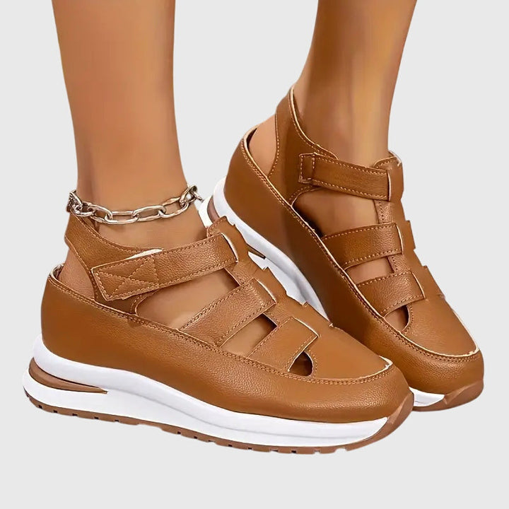 Finnie – Vielseitige orthopädische Sandalen