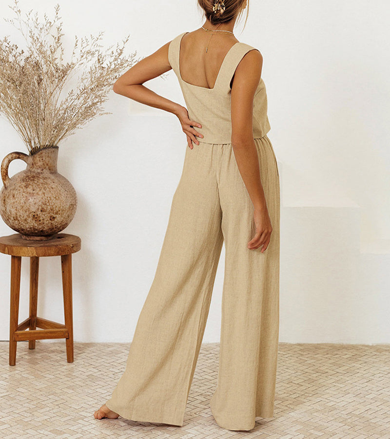 Megan – Minimalistisches Top und ausgestellte Hose