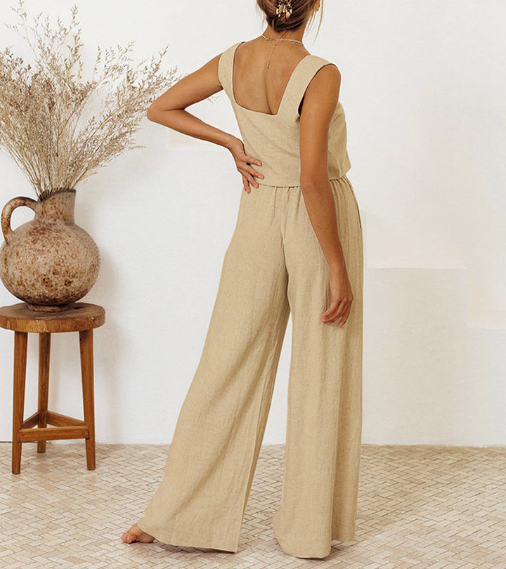 Megan – Minimalistisches Top und ausgestellte Hose