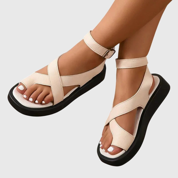 Bria – Dicke Plateausandalen