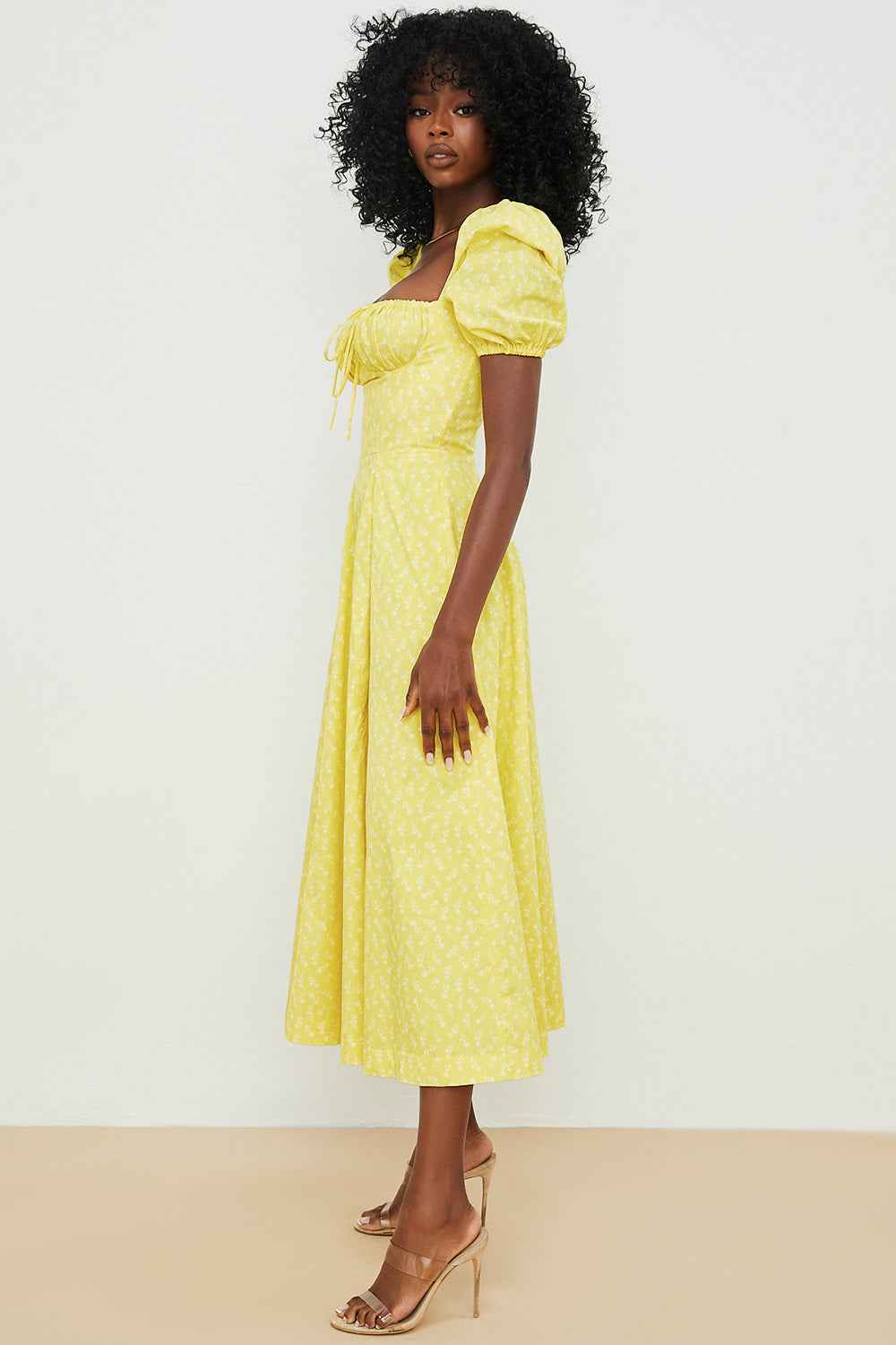 Aviana – Blumenkleid mit Puffärmeln