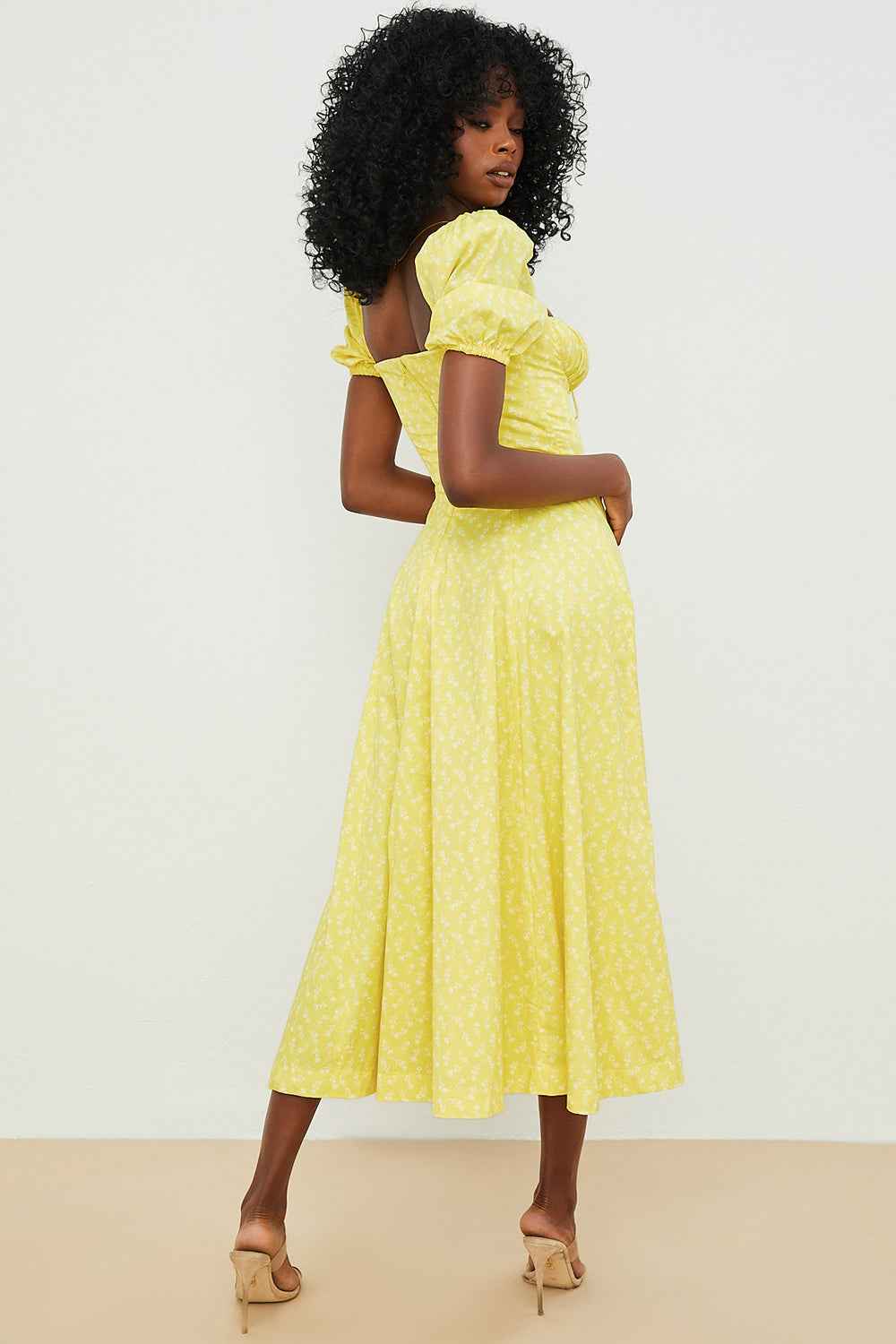 Aviana – Blumenkleid mit Puffärmeln