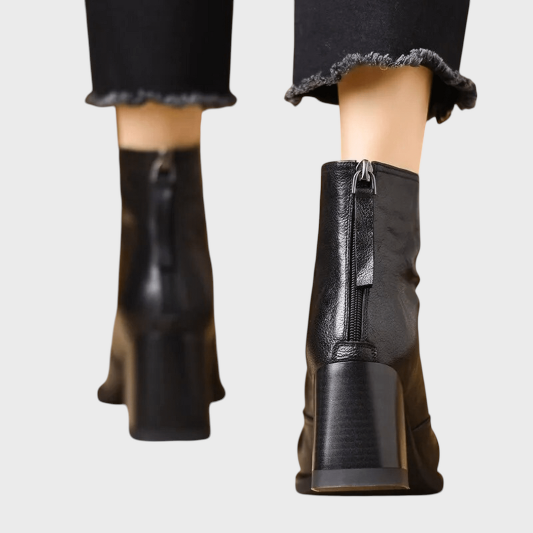 Stiefeletten Claudia von Liselotte Salzburg aus schwarzem Leder mit stabilem mittelhohem Absatz und Reißverschluss