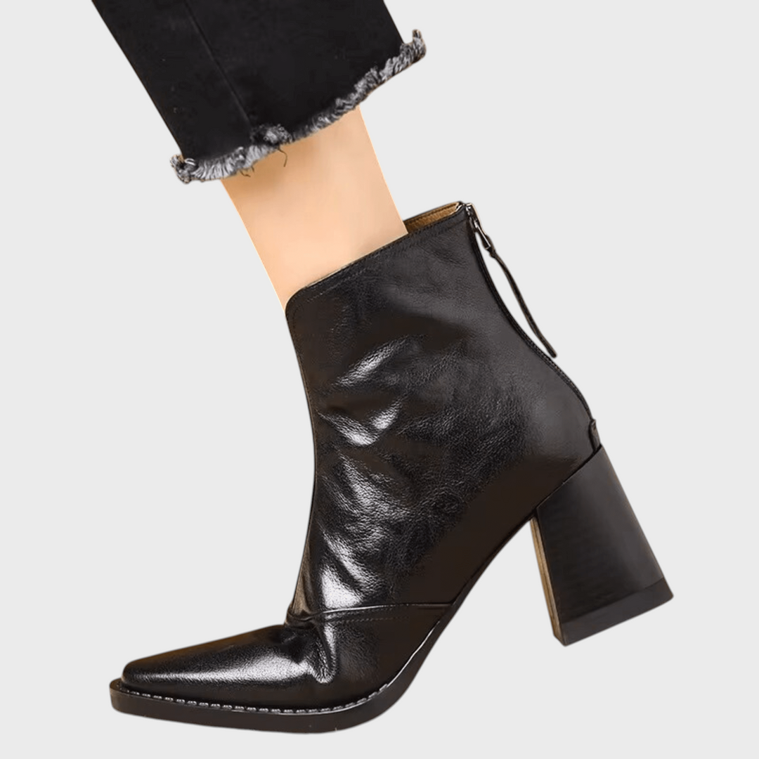 Stiefeletten Claudia von Liselotte Salzburg aus schwarzem Leder mit mittelhohem, stabilem Absatz und Reißverschluss.